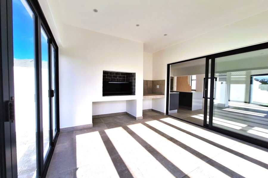 2 Bedroom Property for Sale in Shelley Point Western Cape
